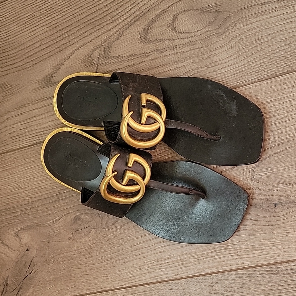 Gucci Sandals Black and Gold